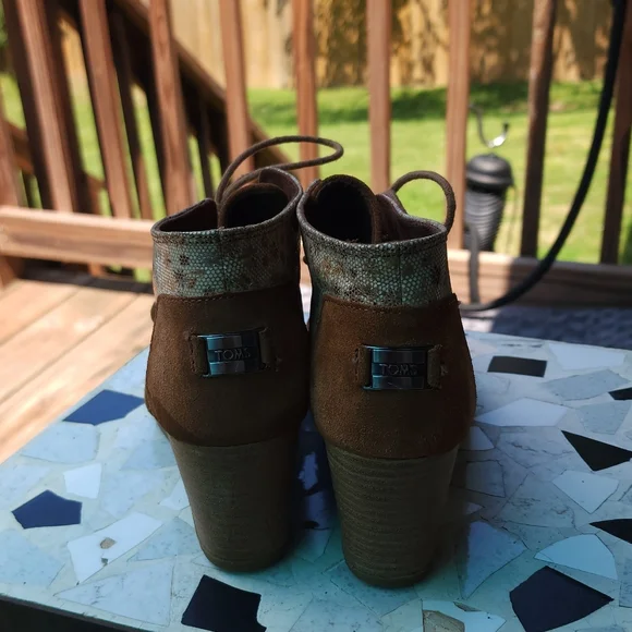 Toms brown wedge ankle boot with flowers 9 - Picture 5 of 7